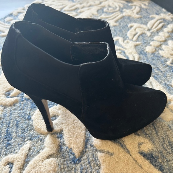 Jessica Simpson Black Booties - Picture 1 of 4